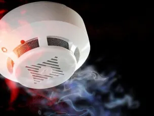 Установка автономных пожарных извещателей (АПИ) - это один из наиболее эффективных способов защиты жилых помещений от пожара